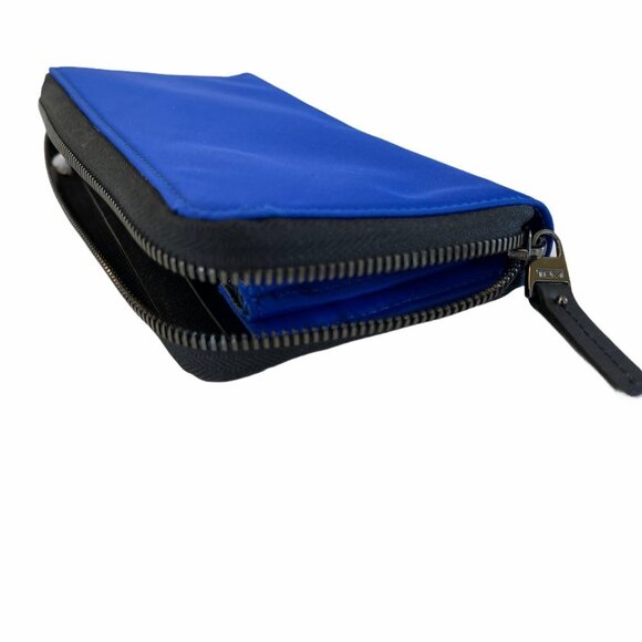 Tumi Vista Zip-around Blue Continental Wallet - Picture 3 of 9